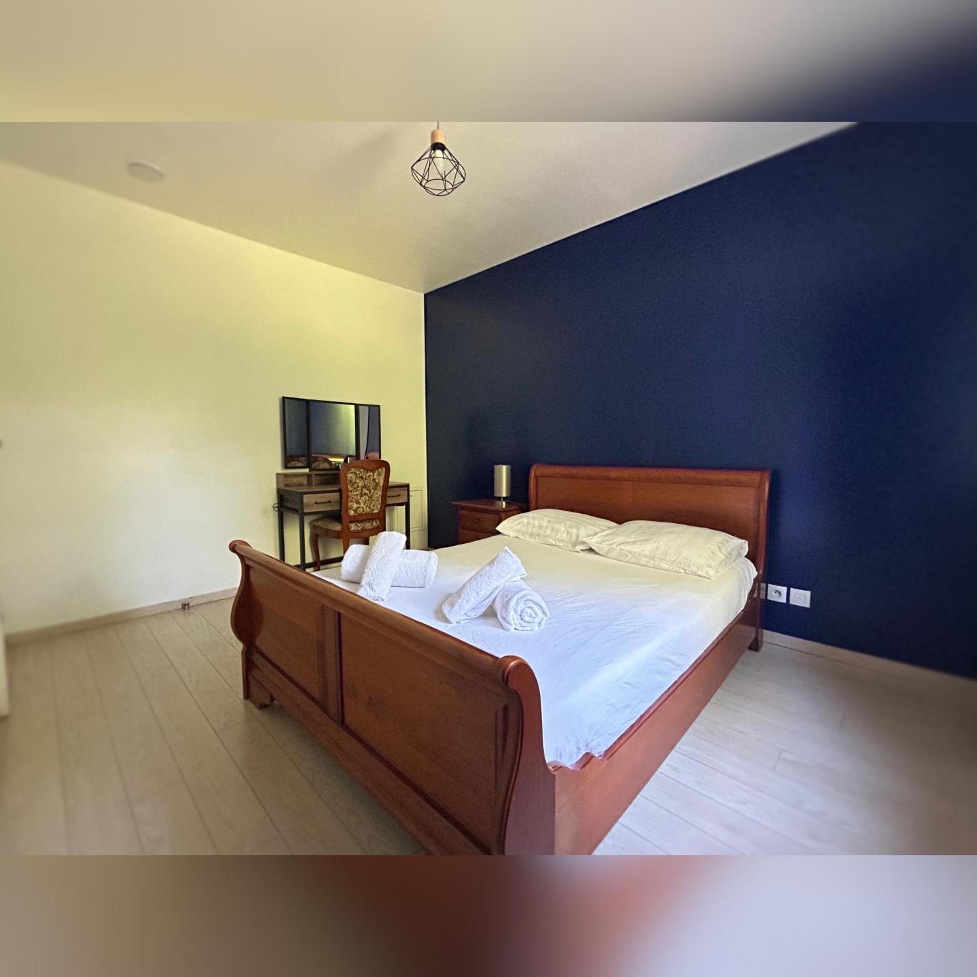 Le Duplex Chessy - 15Min From Disneyland - 2 Private Parkings - Garden - Kingsize & Queensize Bed - Supermarket Behind The House 외부 사진
