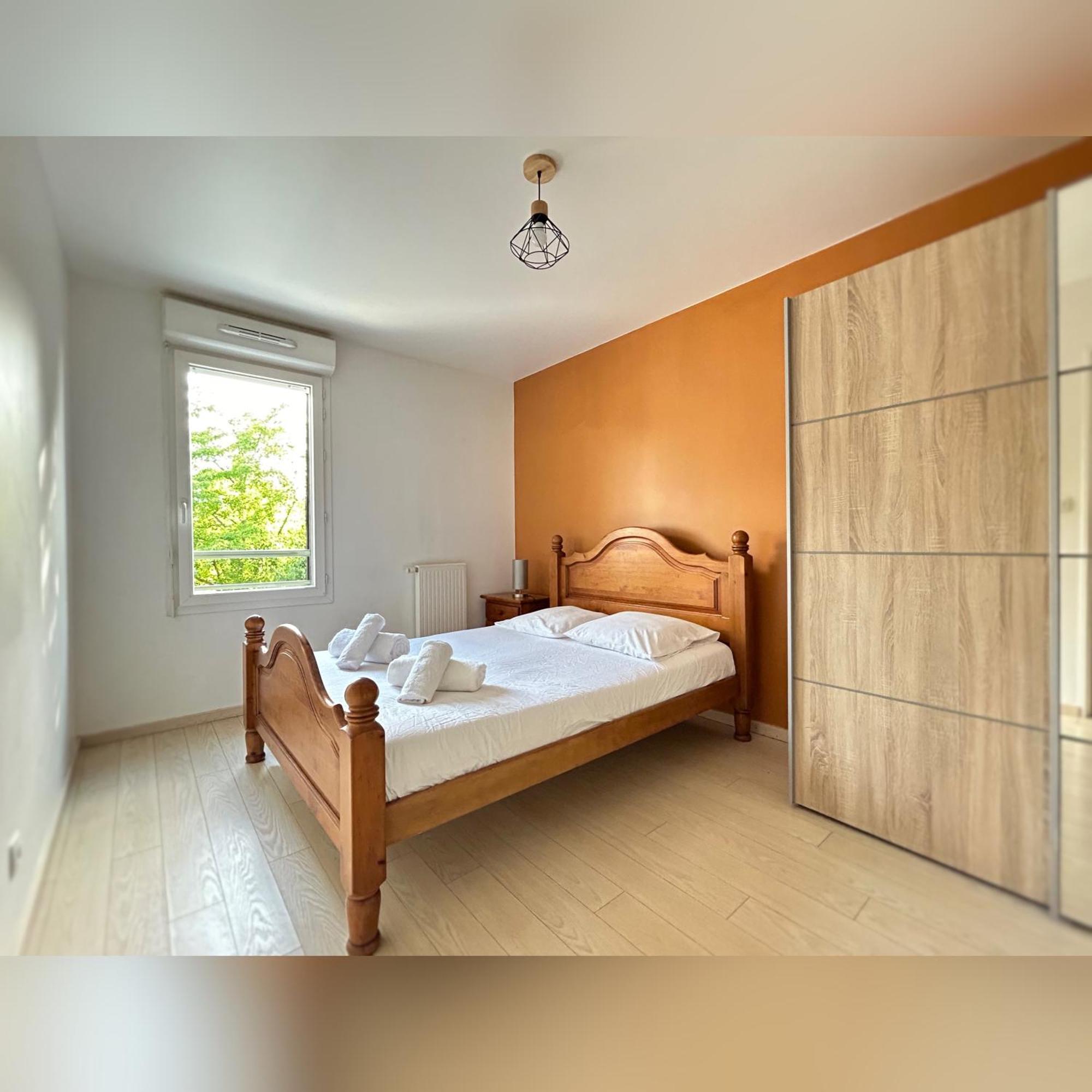 Le Duplex Chessy - 15Min From Disneyland - 2 Private Parkings - Garden - Kingsize & Queensize Bed - Supermarket Behind The House 외부 사진